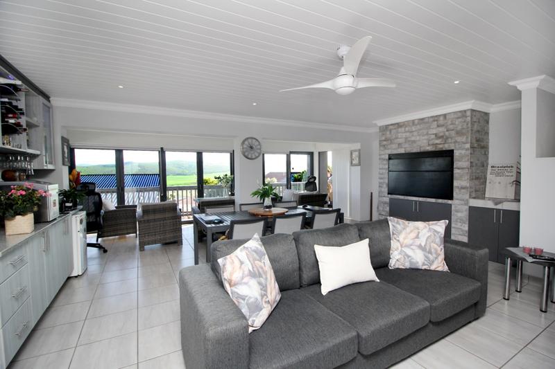 5 Bedroom Property for Sale in Reebok Western Cape